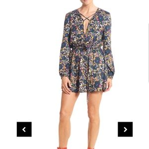 NWT Thieves Like Us long sleeves printed dress xs